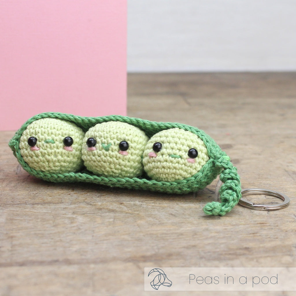 Amigurumi crochet kit Hardicraft - Pea pod