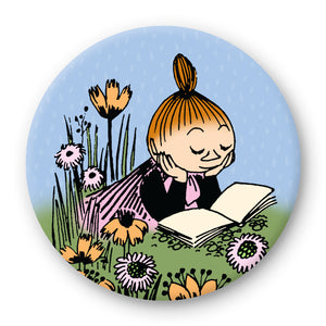 Magnet Moomin M - Mymmeli reads