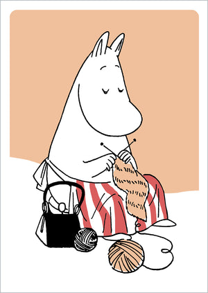 Postikortti kohopaino Muumi - Muumimamma neuloo