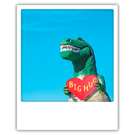 Postcard Pickmotion - Big hug, T rex